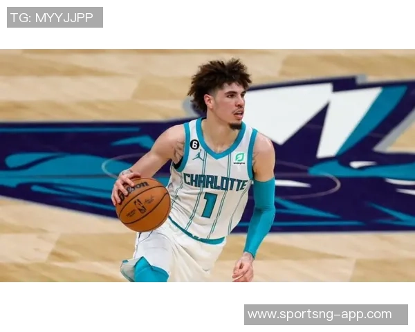 拉梅洛鲍尔高效表现无奈球队失利13投9中砍下27分助攻5次三分球命中率惊人